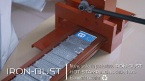 Elaboración placa matrícula Iron Dust